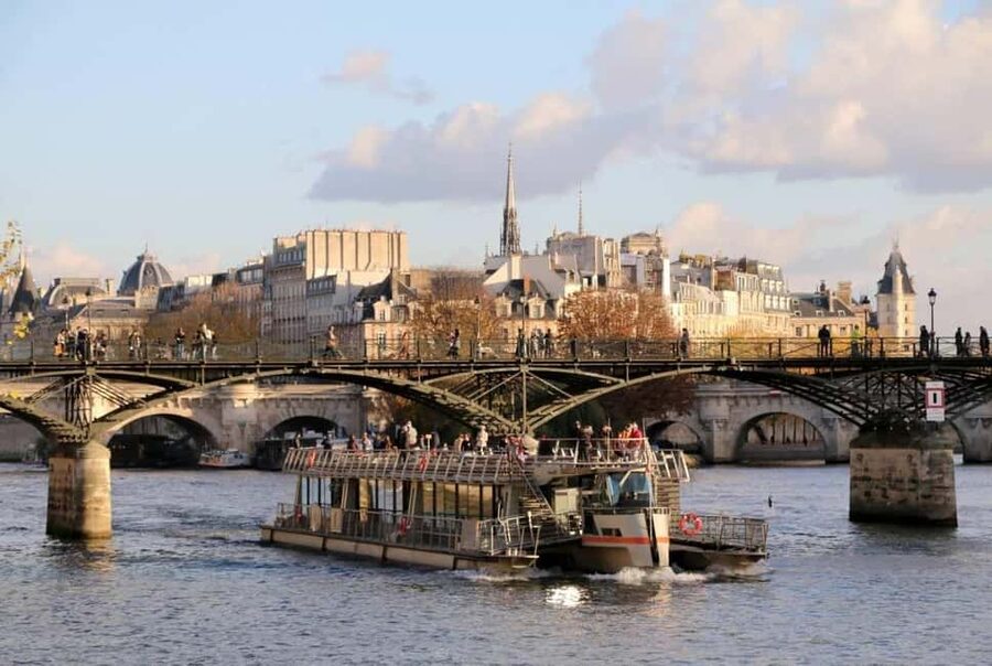 Paris: Montmartre Private Guided Tour & River Cruise Option - Vineyards, windmills, and the old village feel