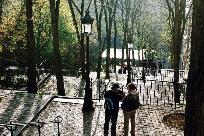 Paris Montmartre & Sacre Coeur Semi-Private Guided Tour 12ppl Max - Place du Tertre and the Artists’ Montmartre