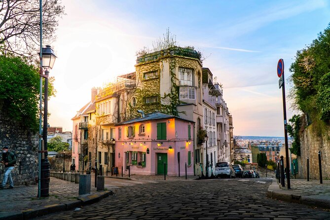 Paris - Montmartre Small Group Walking Tour with a True Local - Bateau-Lavoir and the birth of modern art