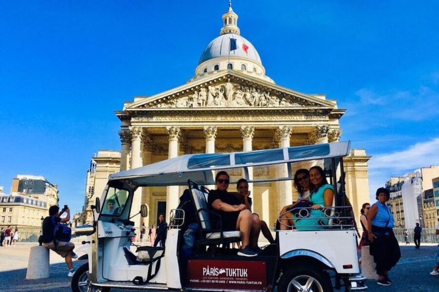Paris: Most Iconic Monuments Guided Tour by Tuk Tuk - What the guide can add to the ride