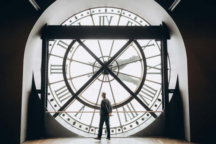 Paris: Musée d’Orsay Ticket and Guided Tour - Meeting the guide beside the rhinoceros