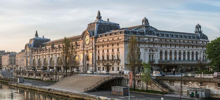 Paris: Musée d'Orsay Walking Tour With Reserved Access - Entering Musée d’Orsay with reserved access