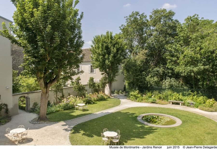 Paris: Musée de Montmartre and Gardens Entry Ticket - Café Renoir, a useful pause with one caution