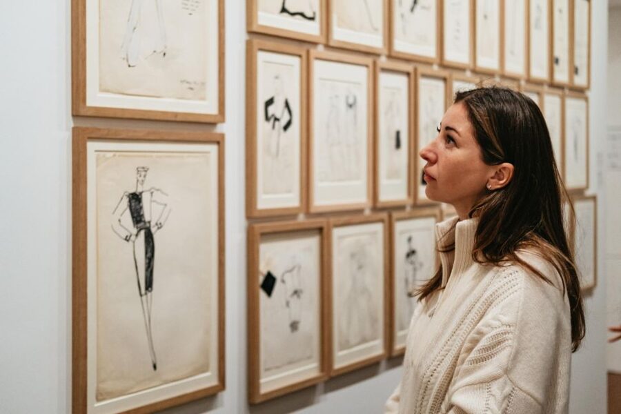Paris: Musée Yves Saint Laurent Before Opening Hours Tour - What the guide adds to the experience