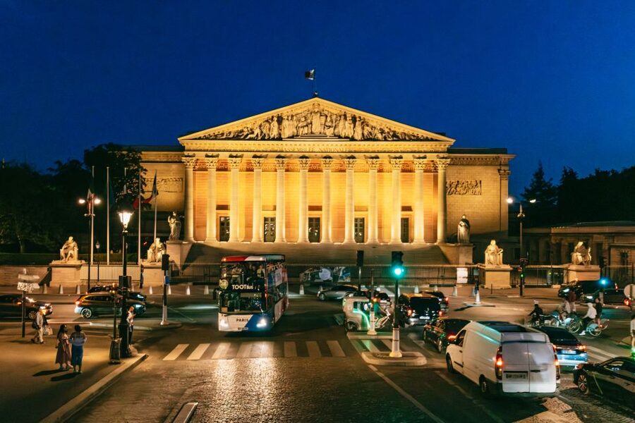 Paris: Night Bus Tour with Audioguide - Key points to know before you board