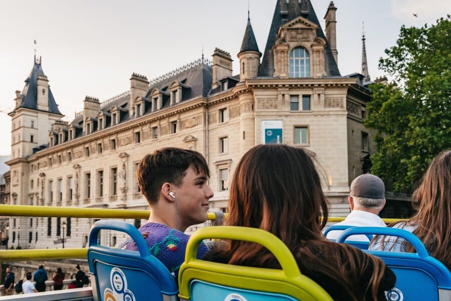 Paris: Night Bus Tour with Audioguide - Why Paris at night works so well from a bus