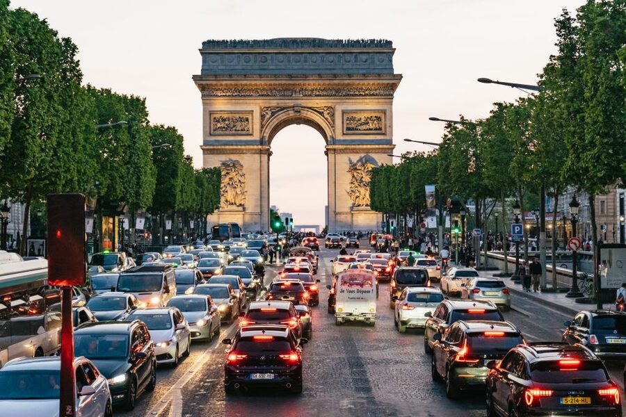 Paris: Night Bus Tour with Audioguide - Notre Dame and the first look at central Paris