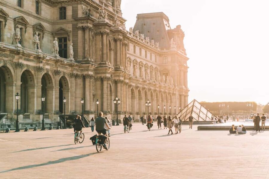 Paris: Night Small-Group Bike Tour and Boat Cruise - Why this bike-and-boat evening works