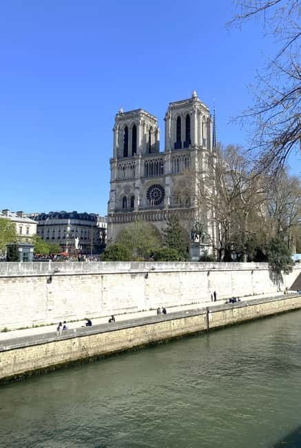 Paris: Notre-Dame Cathedral Exterior Guided Tour - Entering the restored cathedral on your own