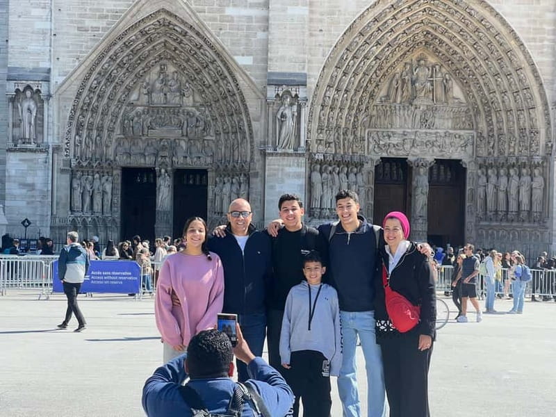 Paris: Notre-Dame Cathedral Exterior Tour & Free Entrance - Clothing, timing, and simple planning tips