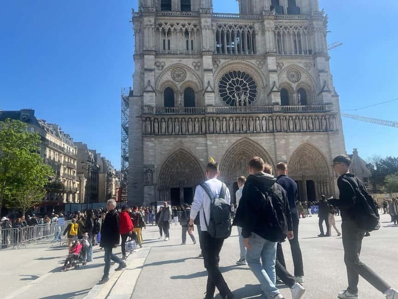 Paris: Notre-Dame Cathedral Exterior Tour & Free Entrance - Gothic details worth stopping for
