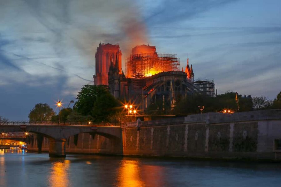 Paris: Notre Dame Cathedral Exterior Tour with Free Entry - Why the exterior is the right place to begin