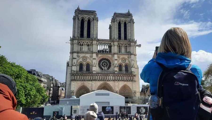 Paris: Notre Dame Exterior, Latin Quarter Tour and Pantheon - Notre Dame and the start at Cité