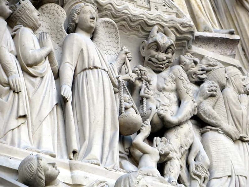 Paris: Notre Dame Exterior Private Tour - What the guide adds to the visit
