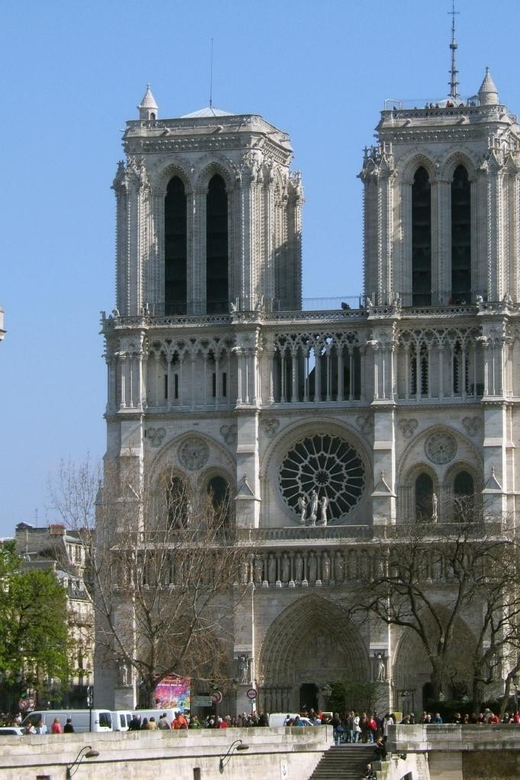 Paris: Notre Dame Outdoor Tour with Sainte-Chapelle / Crypt. - Why the outdoor view of Notre Dame matters