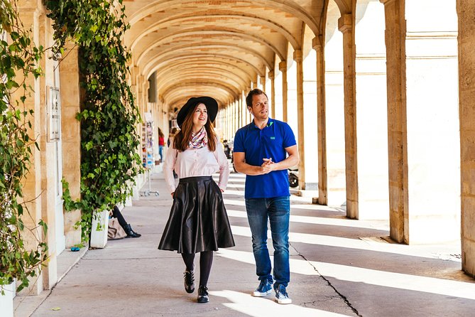 Paris Off the Beaten Track: Latin Quarter Private Tour - Shakespeare and Company beside the Seine