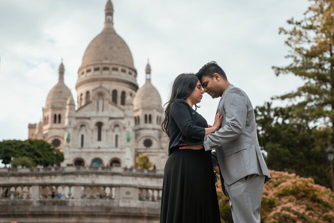 Paris One-Hour Private Photo Shoot - Eiffel Tower Photos at Day or Night
