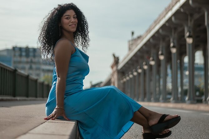 Paris One-Hour Private Photo Shoot - Posing Help Makes the Difference
