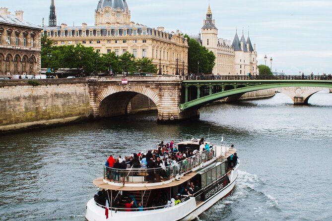 Paris - One Hour Seine River Cruise with Recorded Commentary - What you see from Port de la Bourdonnais