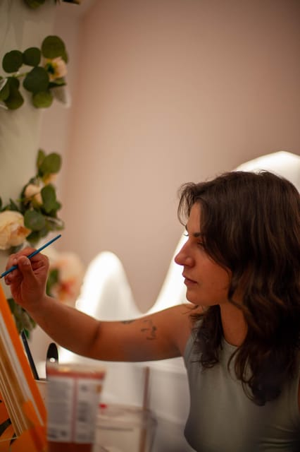 Paris : Painting experience in an art cafe - A quiet art break close to the Eiffel Tower