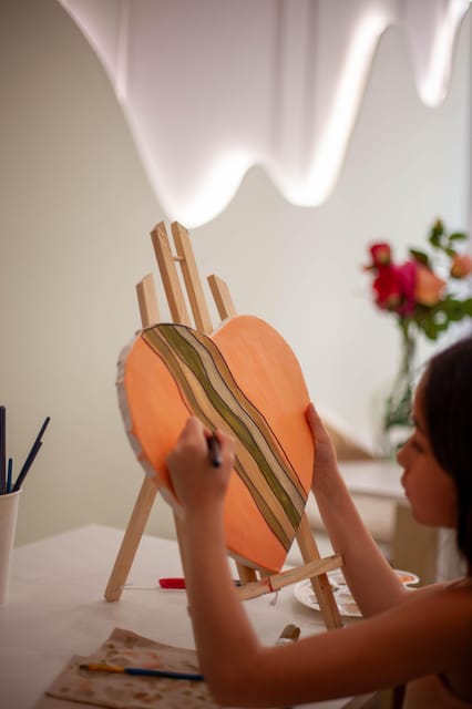 Paris : Painting experience in an art cafe - The café drinks are part of the value