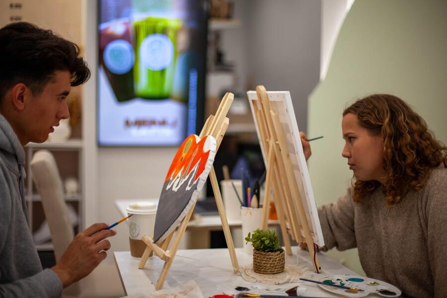 Paris : Painting experience in an art cafe - My call: book it if you want to make, not just see