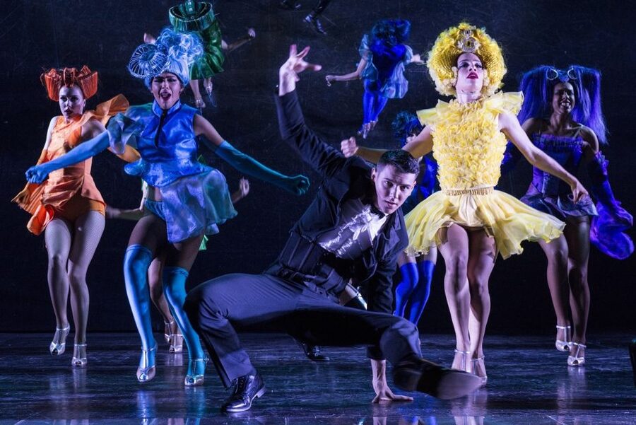 Paris: Paradis Latin Cabaret Show with Optional Champagne - Is the $106 price worth it?