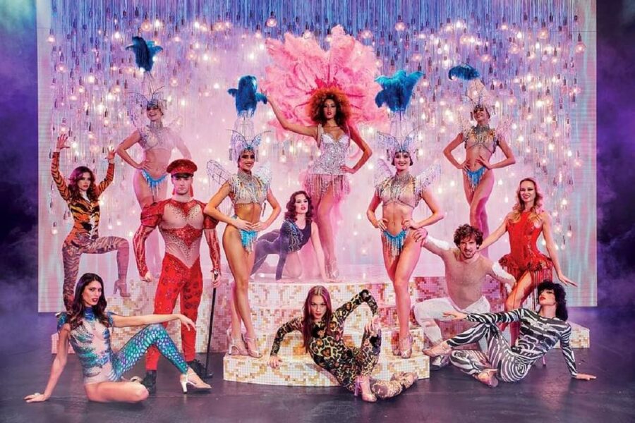 Paris: Paradis Latin Cabaret Show with Optional Champagne - The performers make the difference
