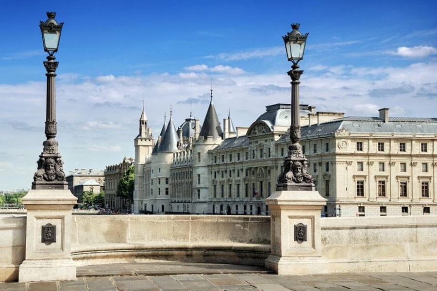 Paris Passlib' City: Official Pass with 5 Top Attractions - The app is useful, but it needs a careful check