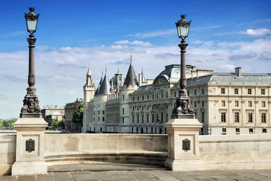 Paris Passlib' City: Official Pass with 5 Top Attractions - Validity: a useful cushion, but verify the term