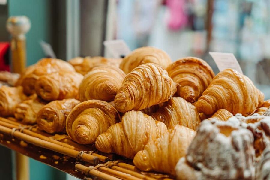 Paris: Pastry & Chocolate Walking Tour with Tastings - Why this pastry walk works so well