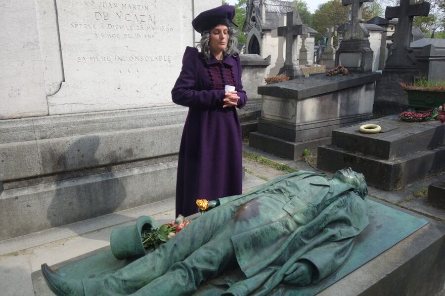 Paris: Père Lachaise Cemetery Guided by the Great Sibylle - Meeting Marie-Anne Lenormand near the eastern entrance