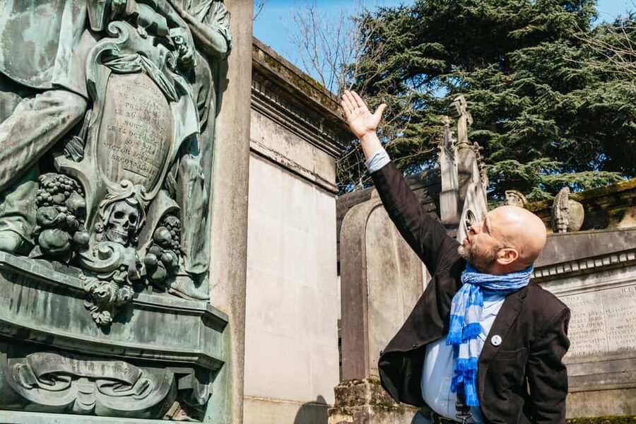 Paris: Pere Lachaise Cemetery Guided Tour - Key Points at a Glance