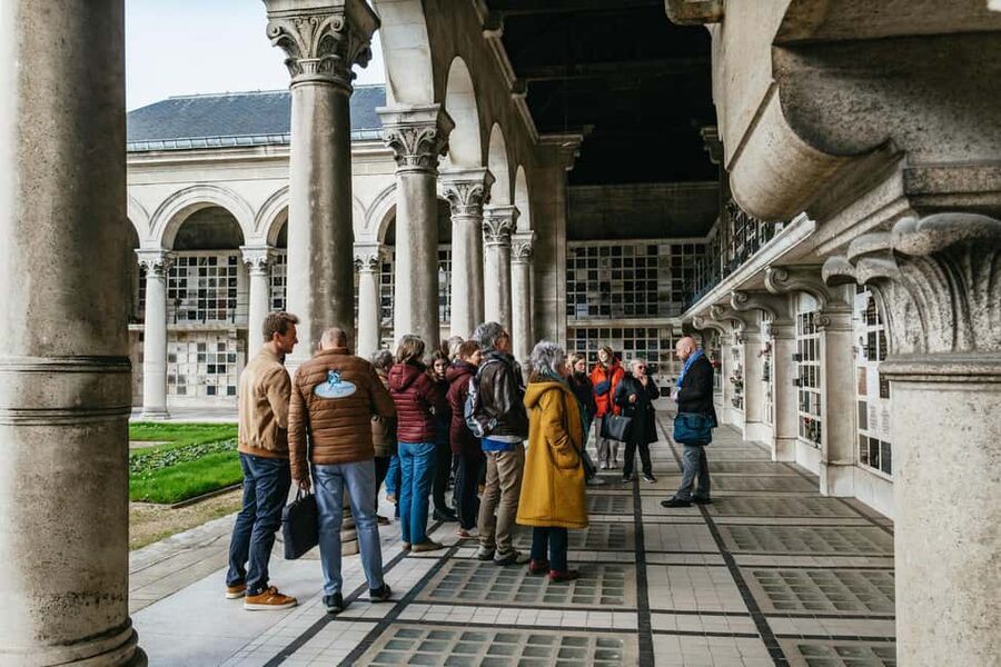 Paris: Pere Lachaise Cemetery Guided Tour - A French Guide With a Strong Personal Style