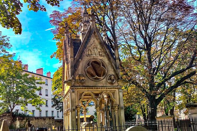 Paris Pere Lachaise Cemetery Small Group Guided Tour - Meeting point, timing, and transport