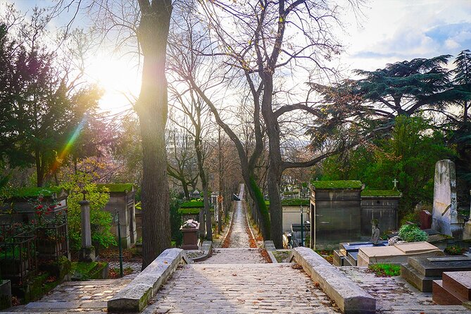 Paris Pere Lachaise Cemetery Small Group Guided Tour - A practical way to prepare