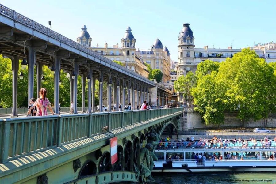 Paris: Père Lachaise Cemetery Visit with Seine River Cruise - How much value do you get for $20?