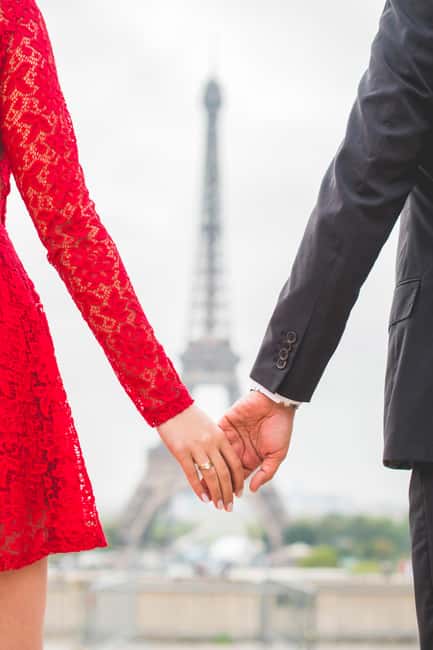 Paris Photo Experience - Posing help for people who dislike posing