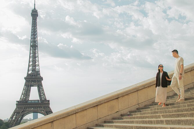Paris Photo Shoot Session – Eiffel Tower Photographer - Why a short photo session works in Paris
