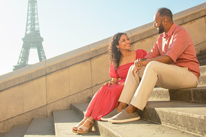 Paris Photo Shoot Session – Eiffel Tower Photographer - Aster’s relaxed approach to posing