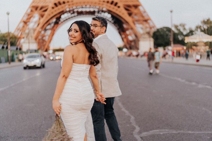 Paris: Photo Shoot with a Private Travel Photographer - What to wear and bring