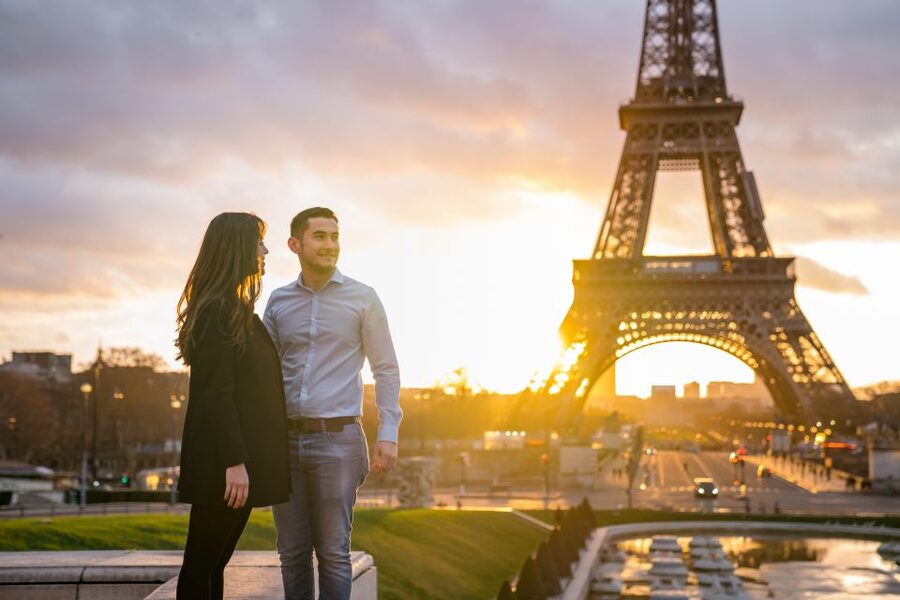 Paris: Photo Shoot with a Private Travel Photographer - Pont de Bir-Hakeim: strong lines and classic Paris views