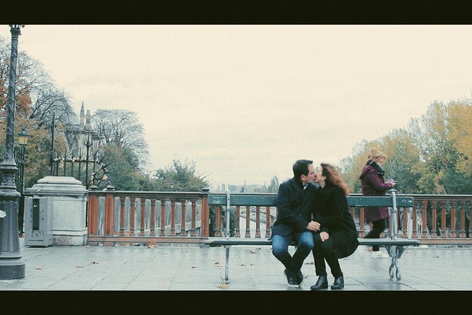 Paris Photo Shoot with Professional Photographer - Montmartre, Notre-Dame, and everyday Paris