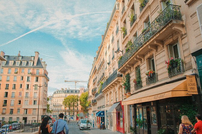 Paris Photography Tour - Self Guided Tour of Paris' Top Instagram Spots - Hôtel de Ville, a lively finish