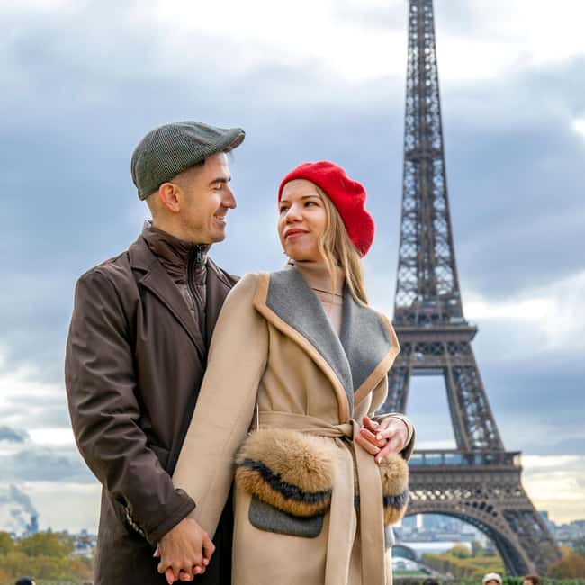 Paris: Photoshoot Around Eiffel Tower with 55 Edited Photos - One hour of moving portraits around the tower