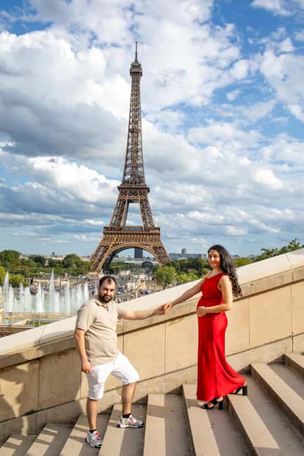 Paris: Photoshoot Around Eiffel Tower with 55 Edited Photos - Useful local advice between photographs