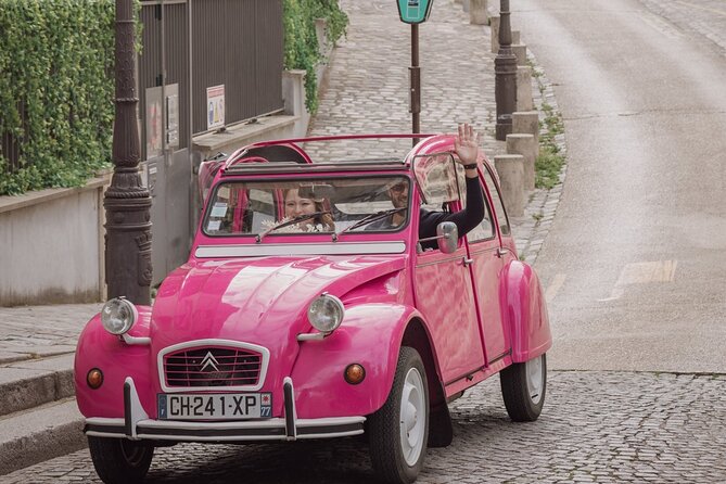 Paris Pink Tour by Night with Champagne - Why the private vehicle matters