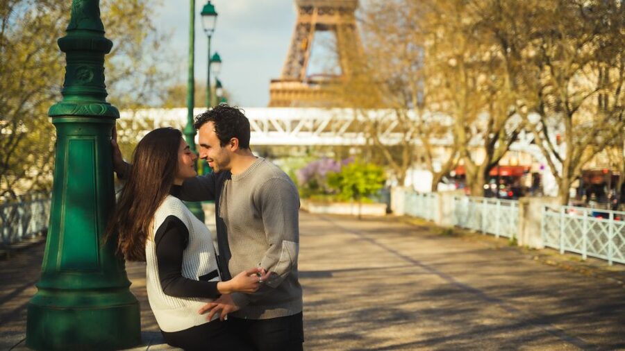 Paris: Premium Film Director Photoshoot & Natural Direction - Clothing, props, and weather advice