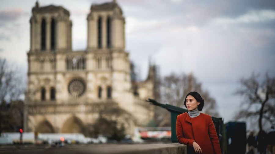 Paris: Premium Film Director Photoshoot & Natural Direction - Beginning at Bir-Hakeim