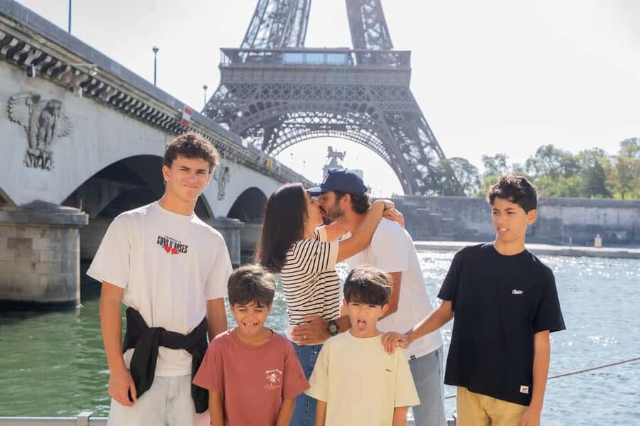 Paris: Premium Photoshoot with Iconic Eiffel Tower Views - Key points to know before booking